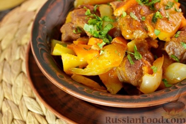 Баранина, тушенная с овощами