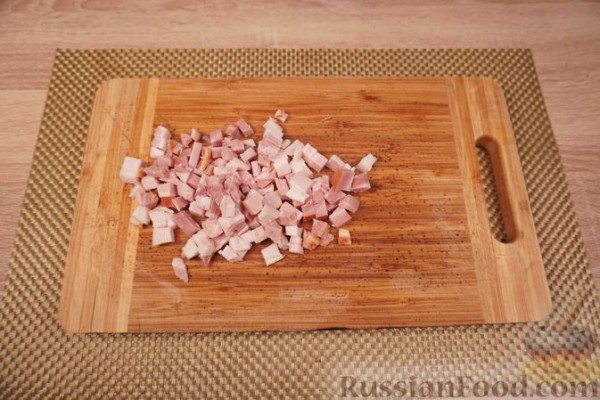 Гороховый суп с копчёными рёбрышками и беконом