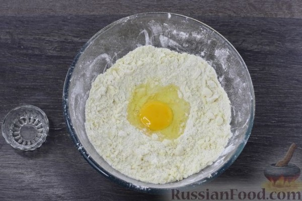 Тарт с творожной начинкой и персиками