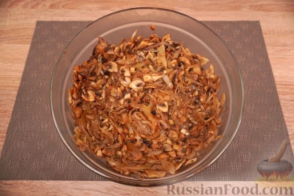 Манитаропита (грибной пирог с фетой и луком)