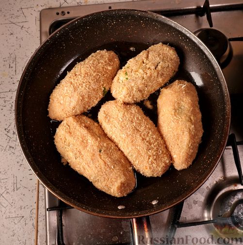 Зразы из куриного фарша с сыром и яйцами