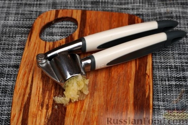 Курица, запечённая с баклажанами и грибами