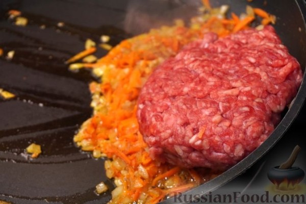 Пирожки-треугольники из рубленого теста на пиве, с курицей