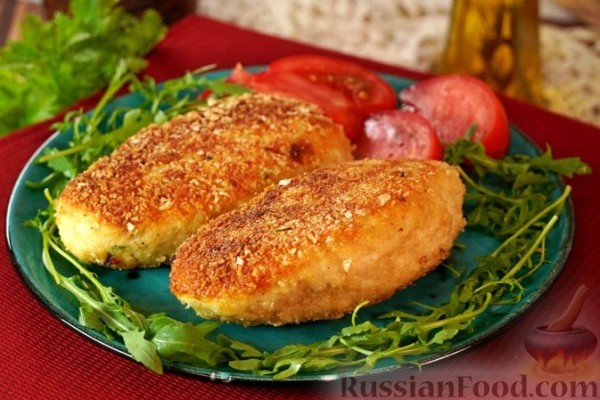 Зразы из куриного фарша с сыром и яйцами