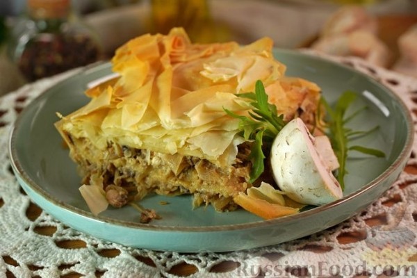 Манитаропита (грибной пирог с фетой и луком)
