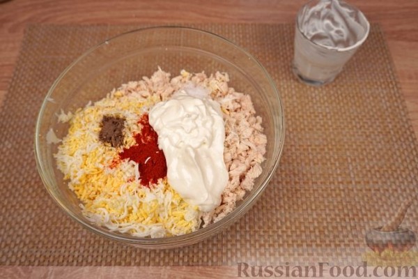 Закусочные слойки с курицей, яйцами и сыром Закусочные слойки с курицей, яйцами и сыром