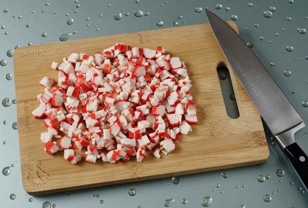 Салат с крабовыми палочками и пекинской капустой Салат с крабовыми палочками и пекинской капустой