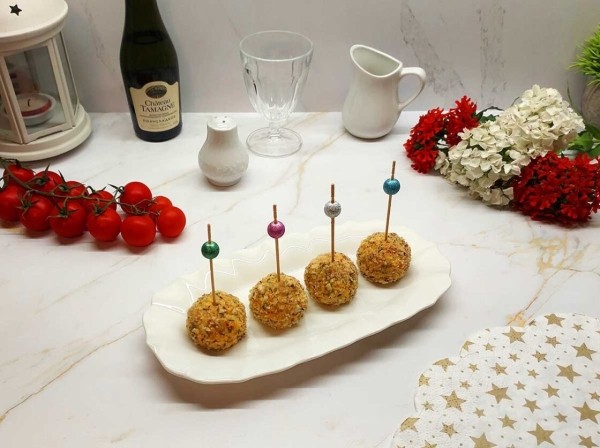 Шарики из сыра и моркови