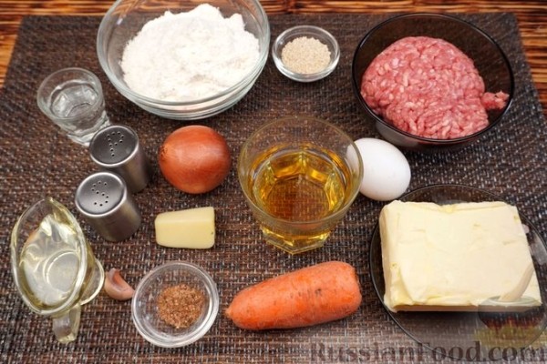 Пирожки-треугольники из рубленого теста на пиве, с курицей