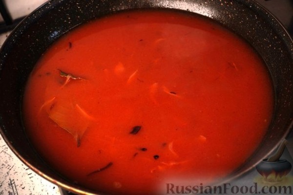 Мясные зразы с огурцами, морковью и беконом