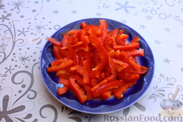 Борщ полтавский с галушками и свиными рёбрышками Борщ полтавский с галушками и свиными рёбрышками