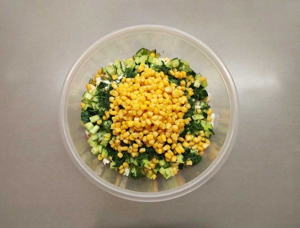 Салат с крабовыми палочками и пекинской капустой Салат с крабовыми палочками и пекинской капустой