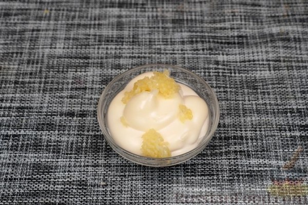 Курица, запечённая с баклажанами и грибами