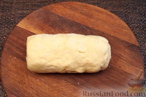 Пирожки-треугольники из рубленого теста на пиве, с курицей