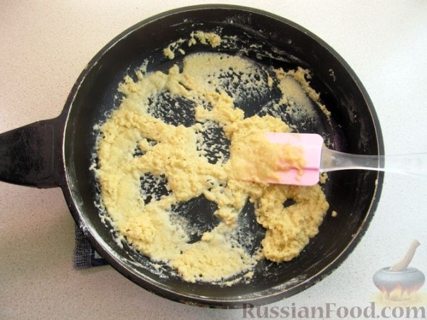 Макароны, запечённые со шпинатом в соусе бешамель