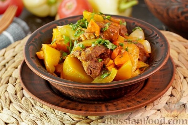 Баранина, тушенная с овощами