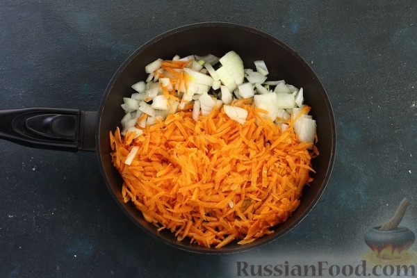 Постный борщ с пекинской капустой и грибами