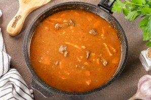 Гуляш с гречкой