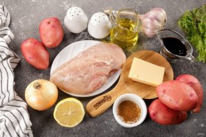 Куриная грудка, запеченная с картофелем