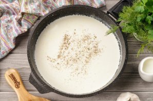 Куриные биточки в сливочном соусе