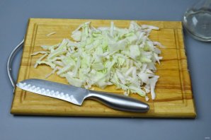 Солянка с сосисками в мультиварке