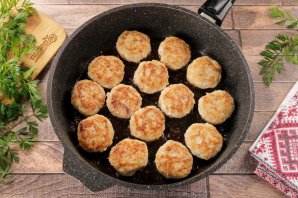 Тефтели с луком и морковью
