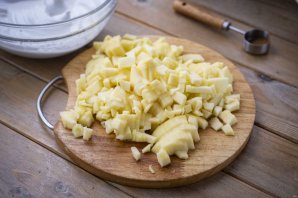 Тертый пирог с яблоками