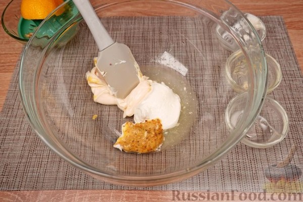 Салат с сельдереем и яйцами