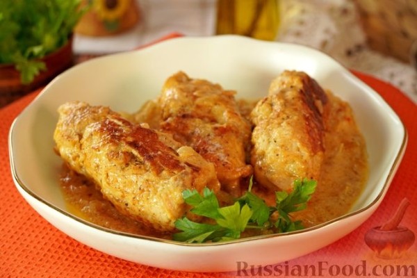 Куриные рулетики с грибами, в сливках