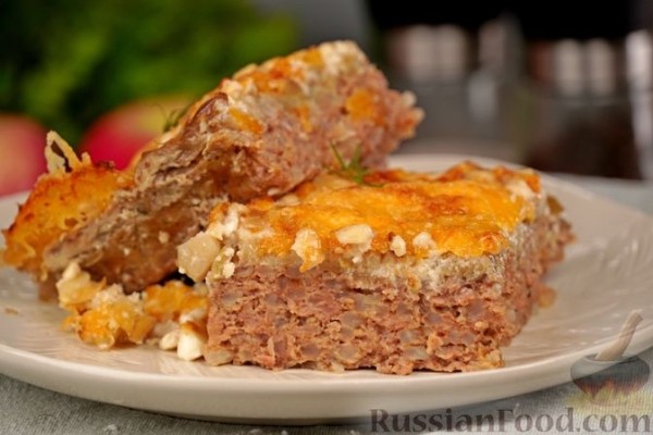 Запеканка из фарша с яблоками