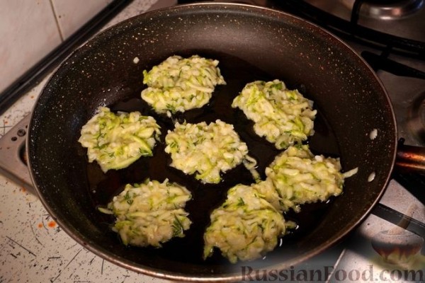 Кабачковые оладьи с рисом