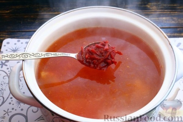 Борщ полтавский с галушками и свиными рёбрышками