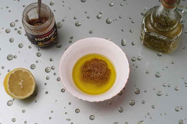 Салат айсберг с огурцами и яблоком