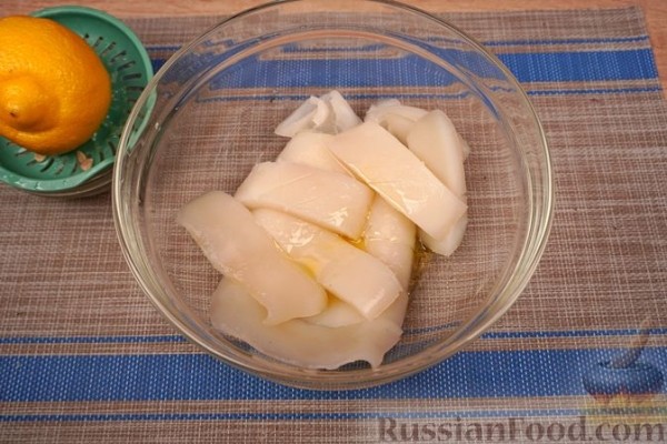 Сувлаки (шашлычки) из кальмаров и томатов черри