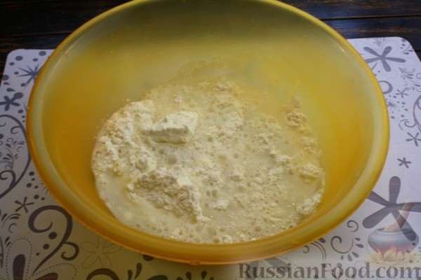 Борщ полтавский с галушками и свиными рёбрышками