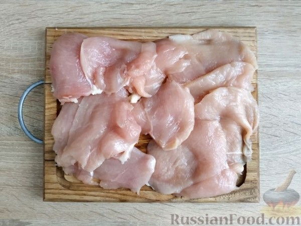 Куриные рулетики с болгарским перцем и помидорами, под сыром (в духовке)