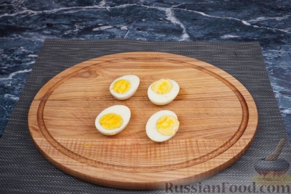 Красный борщ с кабачками и куриным филе