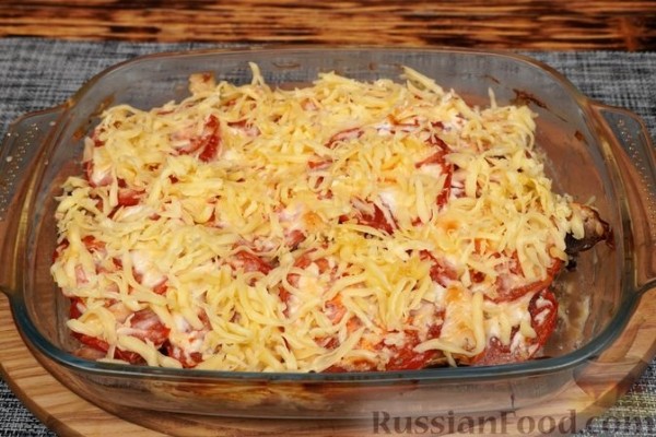 Курица, запечённая с баклажанами и грибами