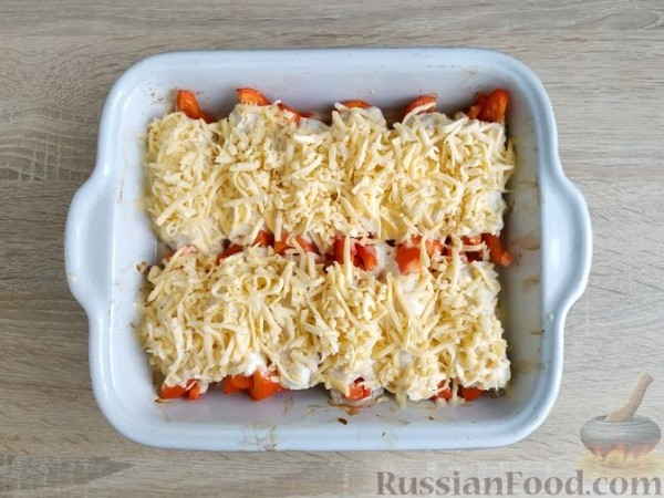 Куриные рулетики с болгарским перцем и помидорами, под сыром (в духовке)