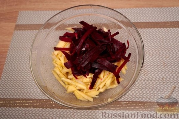 Свекольный салат с яблоком и хреном