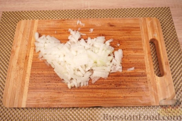 Гороховый суп с копчёными рёбрышками и беконом