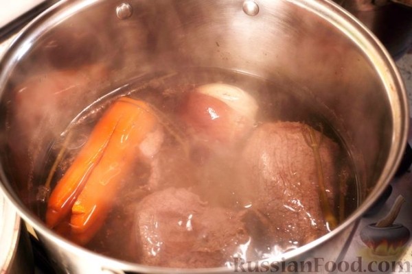Гороховый суп с копчёными рёбрышками и беконом