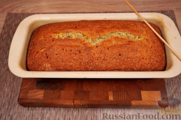 Кекс с маком, цедрой и лимонной пропиткой