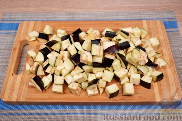 Курица с баклажанами в сметане