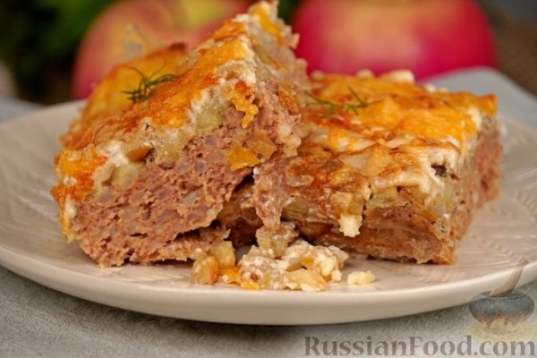 Запеканка из фарша с яблоками