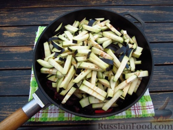 Борщ с баклажанами и говядиной