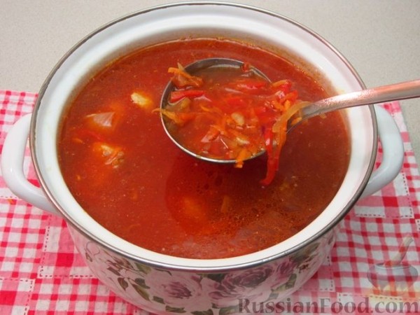 Украинский борщ с фасолью и свиными рёбрышками