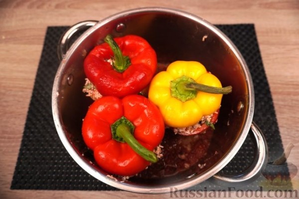Фаршированные перцы с мясом и копчёным сыром