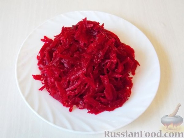 Свекольник со свекольной ботвой и индейкой