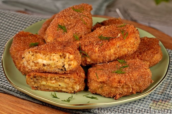 Рисовые зразы с фаршем и сырной начинкой